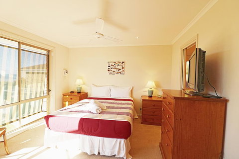 Ella Bleu - New Castle Holiday 2