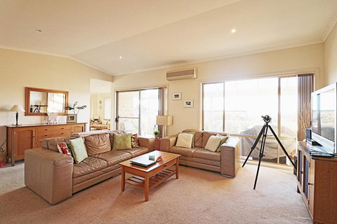 Ella Bleu - New Castle Holiday 3