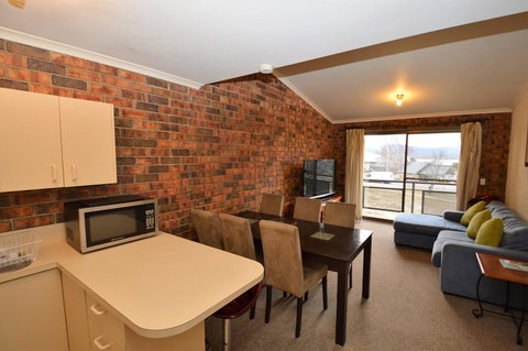 Ellswood 6 - New Castle Holiday 1