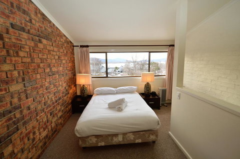 Ellswood 6 - New Castle Holiday 3