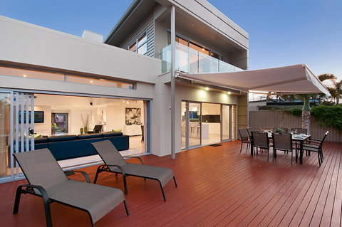 Endless Summer - New Castle Holiday 3