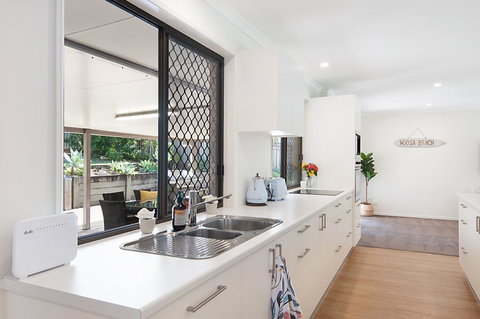 Endless Summer Beach Retreat - New Castle Holiday 3