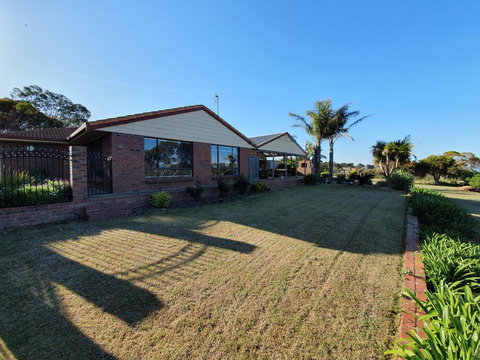 EP Getaway - New Castle Holiday 0