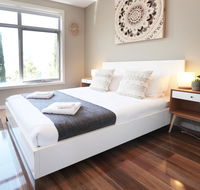 EROS City Fringe - Wifi Wine Netflix Pets OK and Park views - New Castle Holiday