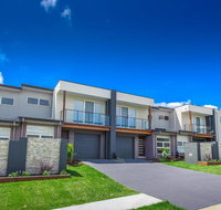 Escape At Nobbys Executive Townhouse 1 74 Pacific Drive - New Castle Holiday