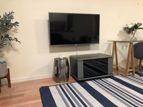 Escape To Strathfield For 8 Guests - New Castle Holiday 3