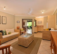 EscapeHibiscus - New Castle Holiday