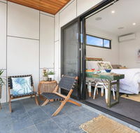 Eternity 141 - Room with private bathroom balcony bed  breakfast - New Castle Holiday
