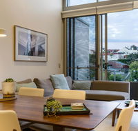 Explore Sydney from a peaceful modern apartment - New Castle Holiday
