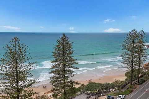 FABULOUS BEACHFRONT POSITION - New Castle Holiday 0