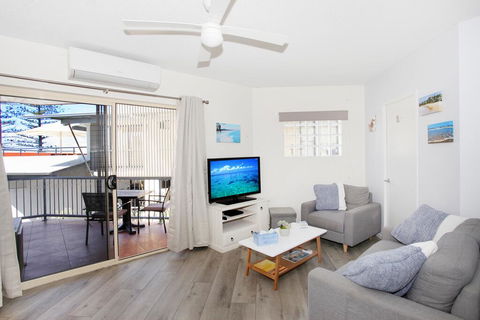 FABULOUS BEACHFRONT POSITION - New Castle Holiday 2