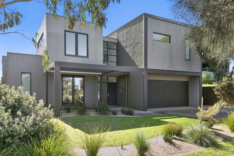 Fabulous Home - Families Only - New Castle Holiday 1