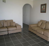 Fabulous location - Ground Floor Waterfront Unit Clearview Apartments - New Castle Holiday