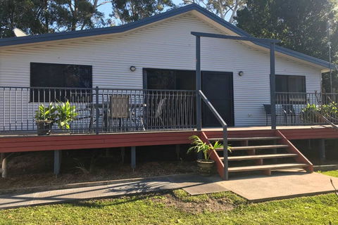 FAIRVIEW COTTAGE 25B - Waterfront Accommodation - New Castle Holiday 2
