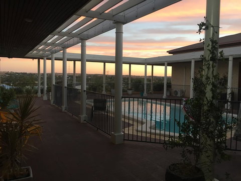 Fairway Manor Accomodation - New Castle Holiday 3