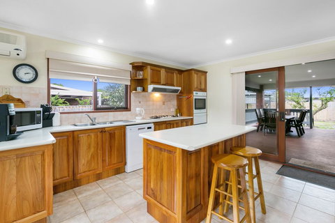 Family Getaway - Walk To Bay Beach - New Castle Holiday 1