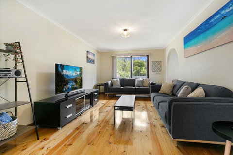 Family Getaway - Walk To Bay Beach - New Castle Holiday 0