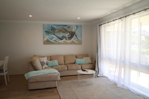 Family Getaway In Sussex - New Castle Holiday 1