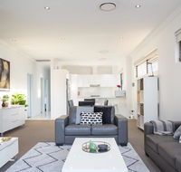 Family Size Apartment Close to Westmead Hospital - New Castle Holiday