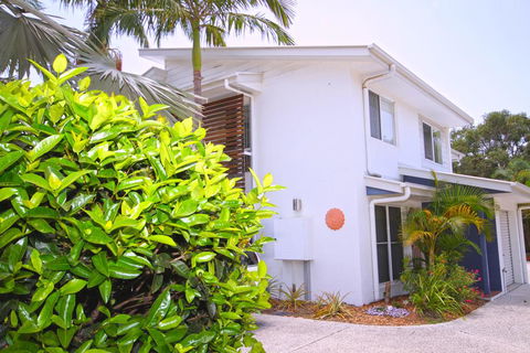 FANTASTIC HOLIDAY UNIT IN A PERFECT LOCATION - New Castle Holiday 0