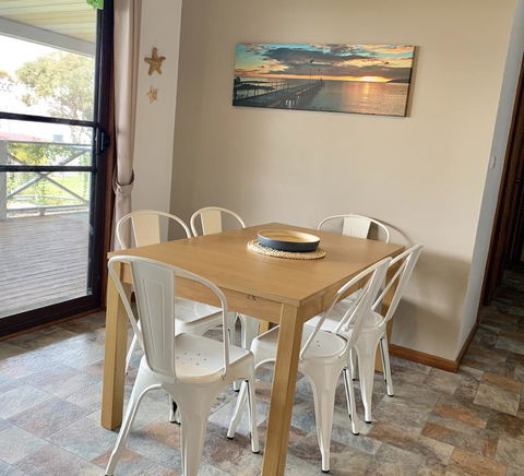 Fareview Beach House - New Castle Holiday 3