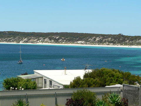Fareview Beach House - New Castle Holiday 0