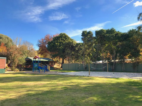 Feathertop Chalet - New Castle Holiday 3