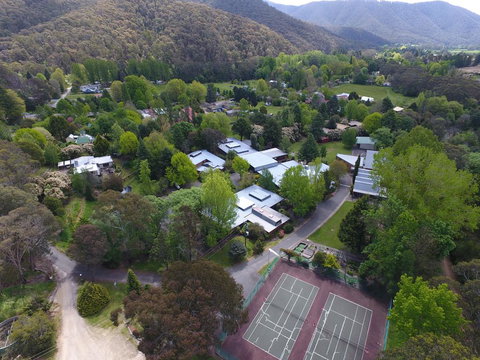 Feathertop Chalet - New Castle Holiday 0