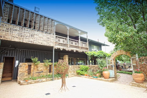 Feathertop Winery - New Castle Holiday 1