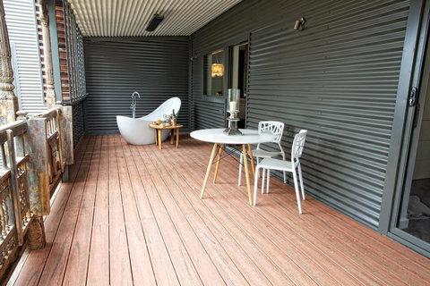 Feathertop Winery - New Castle Holiday 2