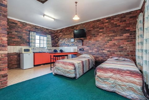 Fernvale Hotel Motel - New Castle Holiday 3