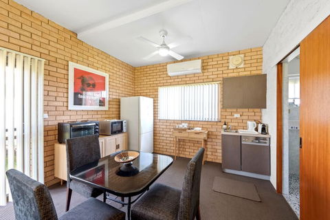 Fi's Beach House - New Castle Holiday 3