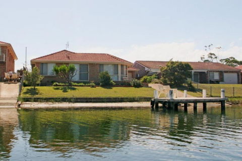 Fisherman's Delight Waterfront - New Castle Holiday 2
