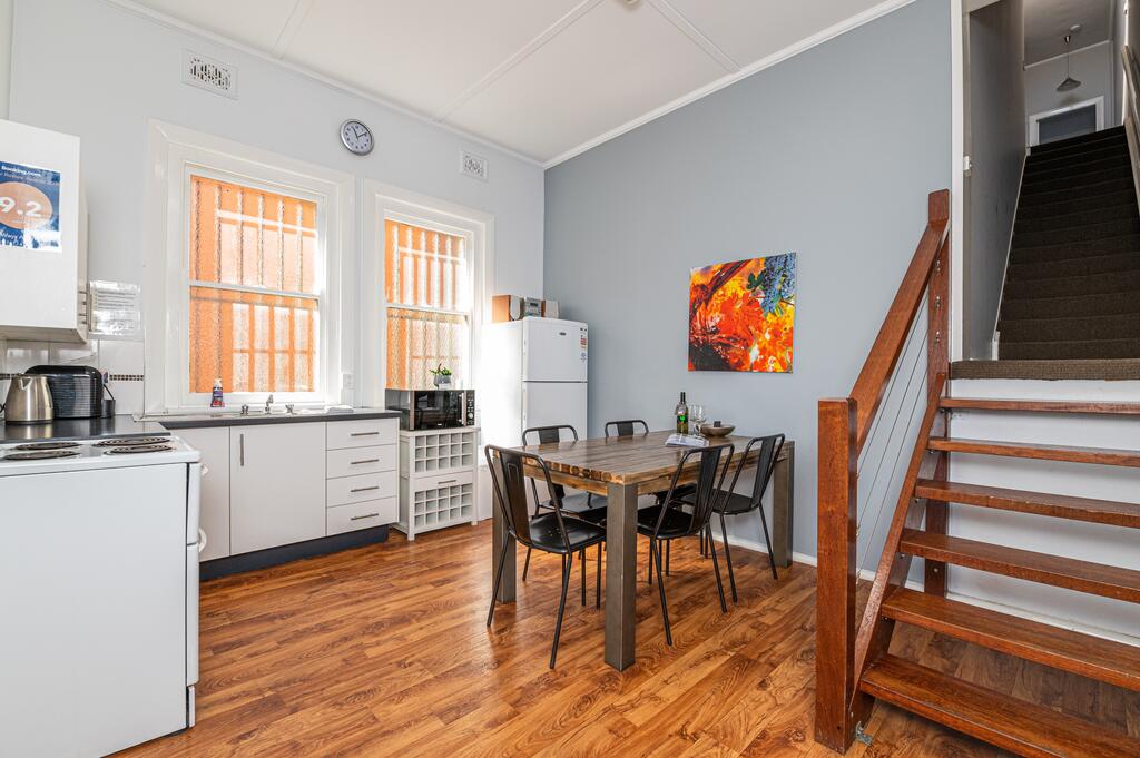 Clifton Grove NSW New Castle Holiday