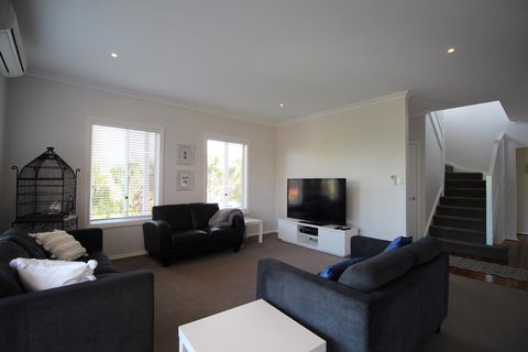Flinders View - New Castle Holiday 1