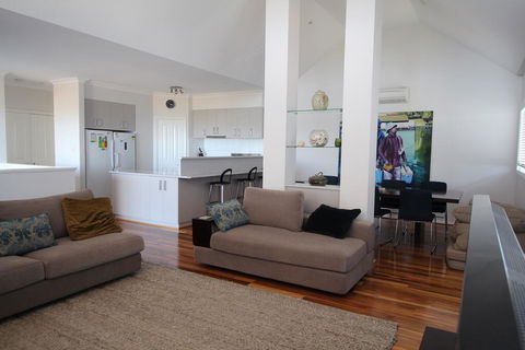 Flinders View - New Castle Holiday 3