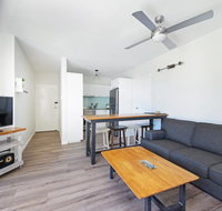 Flynns Beach Apartments 4 41 Pacific Drive - New Castle Holiday