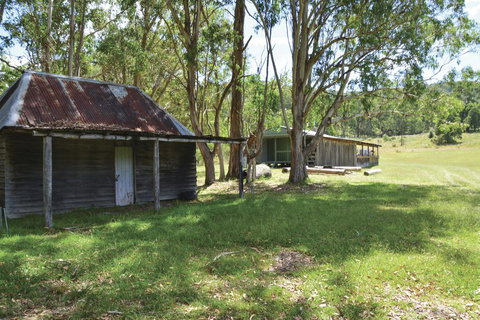 Four Bull Hut - New Castle Holiday 1