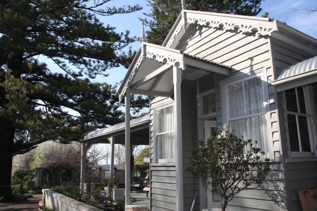 Tinpot ACT New Castle Holiday