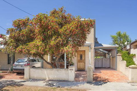 Fremantle Holiday Accommodation - New Castle Holiday 0