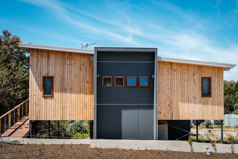 Freycinet Studios Bay - New Castle Holiday 1