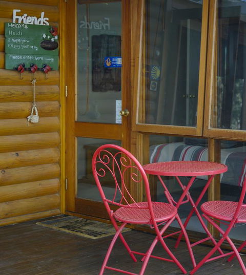 Friends At McLaren Vale - New Castle Holiday 3