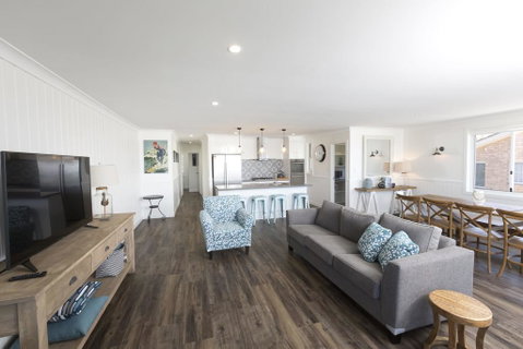 FYNE SHORES - New Castle Holiday 2