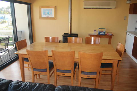 Gabbadah Beach House - New Castle Holiday 3