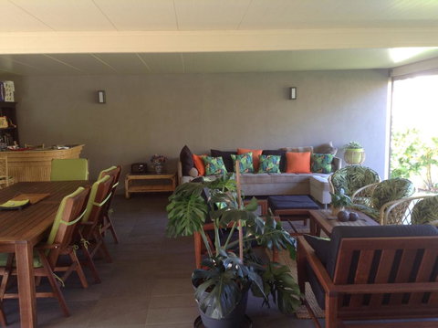 Garden Apartment - New Castle Holiday 1