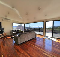 Georges Bay Luxury - New Castle Holiday