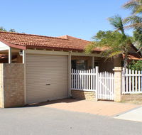Geraldton Luxury Retreat 2 - New Castle Holiday