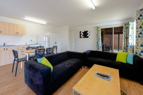Geraldton's Ocean West Holiday Units & Short Stay Accommodation - New Castle Holiday 2