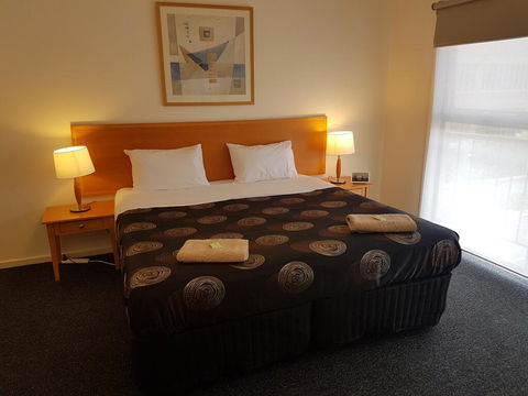 Gilles St Apartments - New Castle Holiday 2