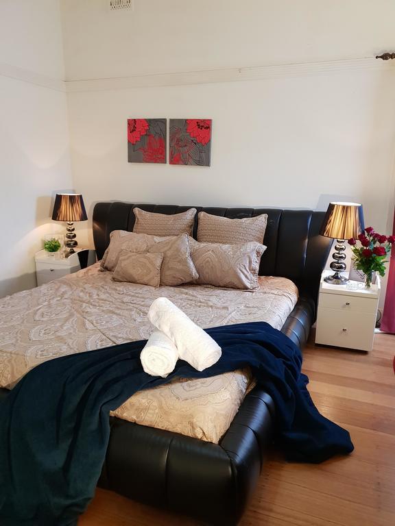 Maidstone VIC New Castle Holiday